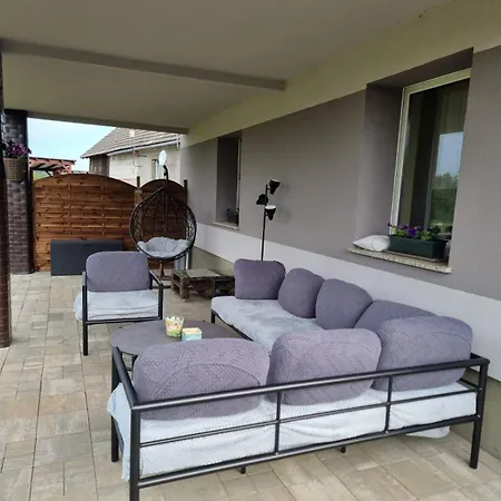 Orzechowy Dom Apartment Trzebnica